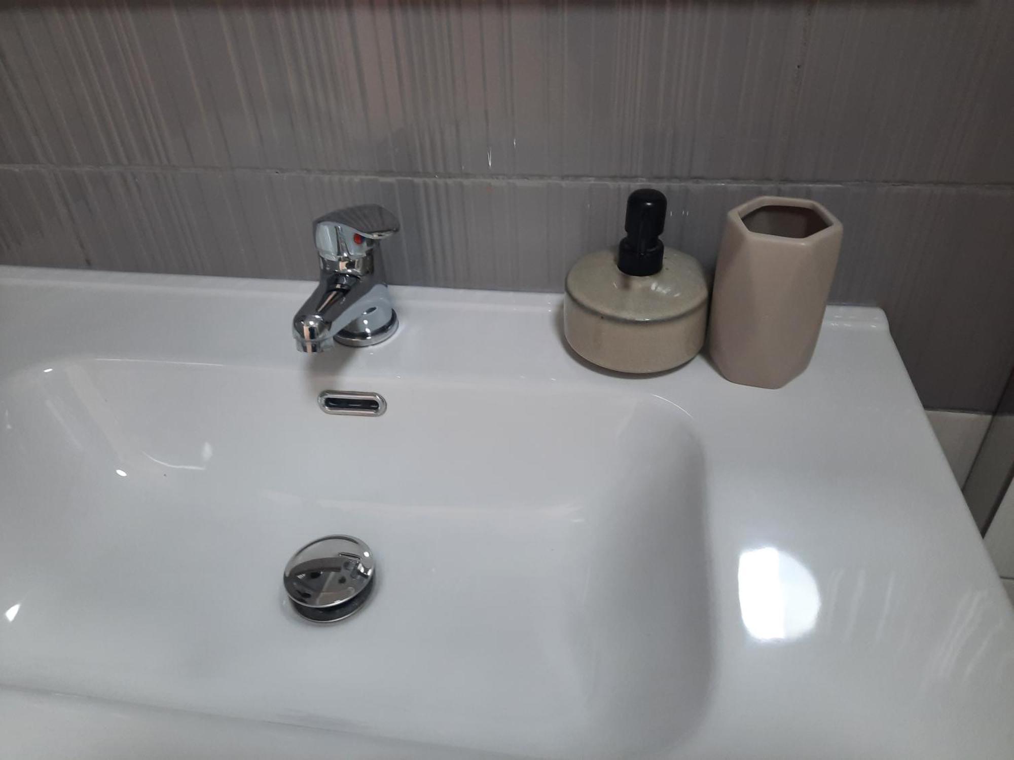 Hidden Gem, Modern 2bedroom, Amazing Terrace-free Parking-your Away From Appartamento Tirana