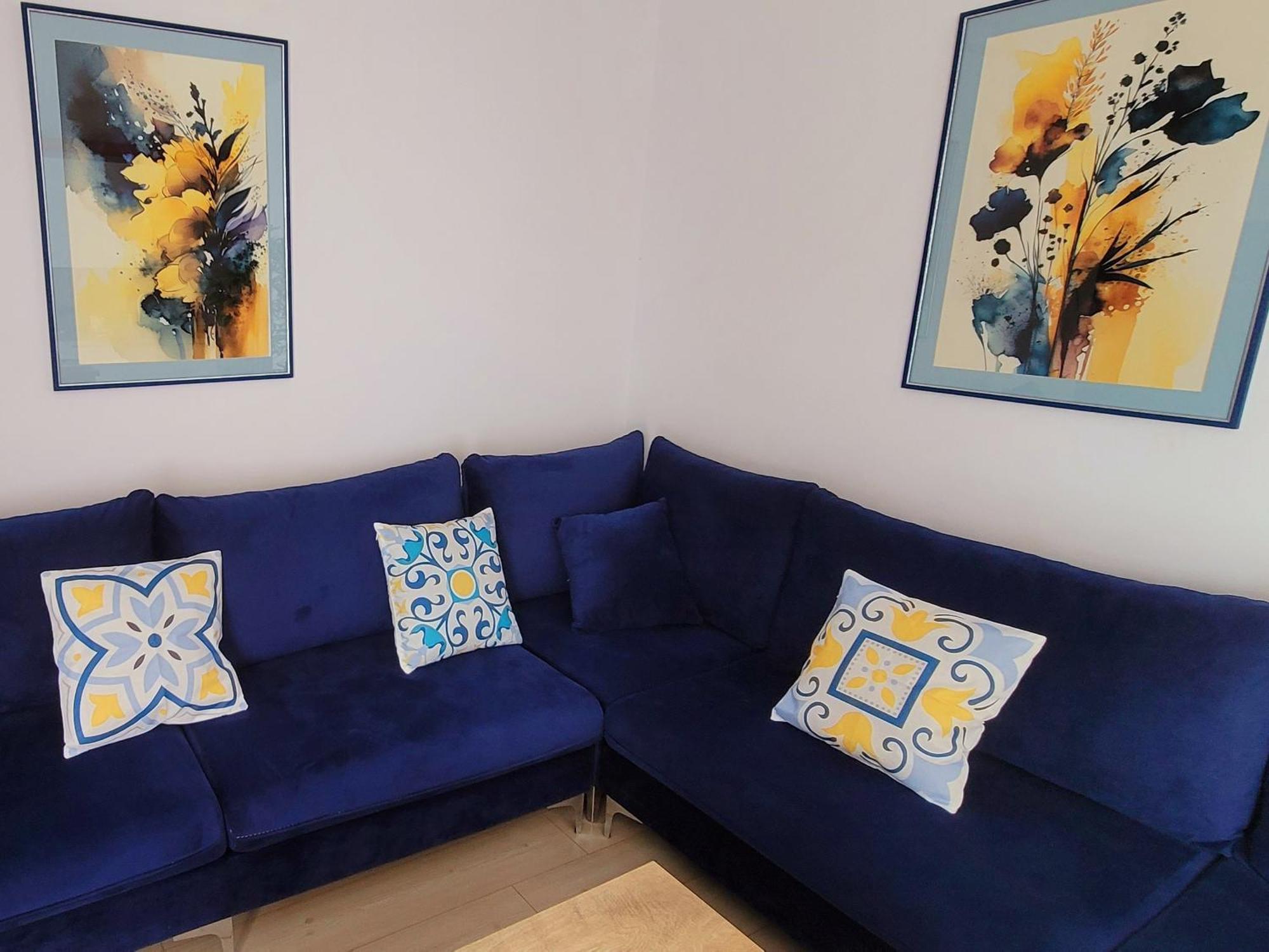 Hidden Gem, Modern 2bedroom, Amazing Terrace-free Parking-your Away From